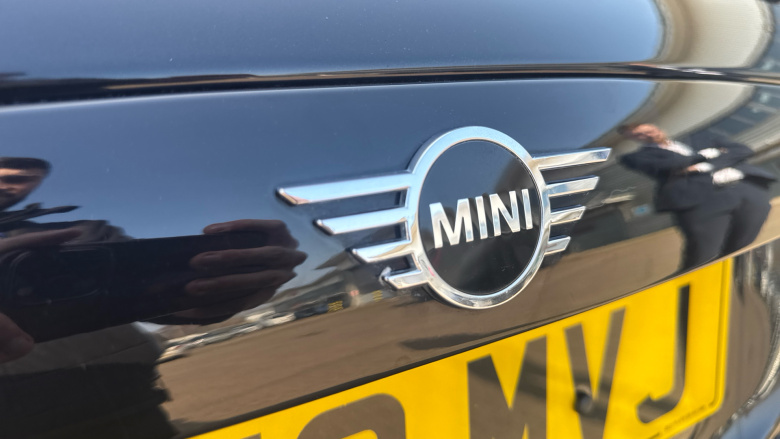 MINI Convertible 1.5 Cooper Classic Premium 2dr Auto Petrol Convertible